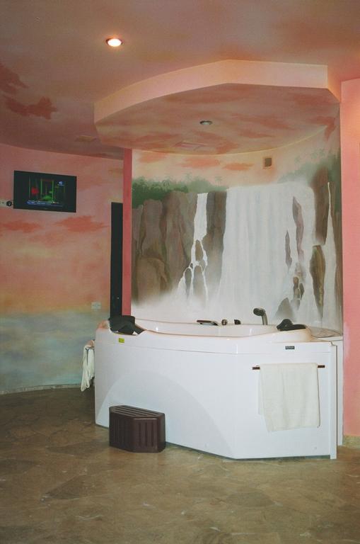 Motel Acapulco Jereván Kültér fotó